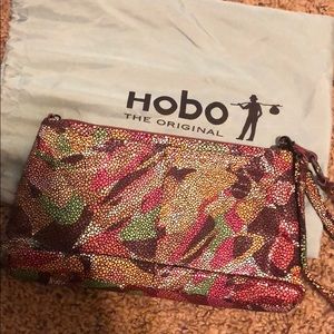HOBO Darcy wristlet